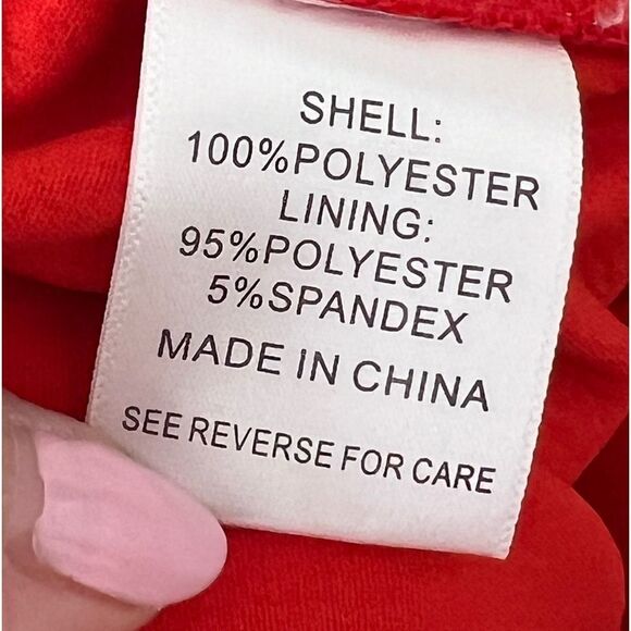 Red capri pants size Medium NWT - Picture 8 of 8